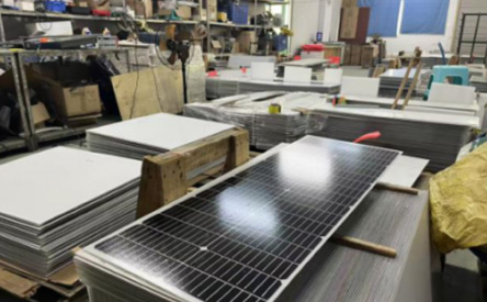 — Monocrystalline silicon solar panels